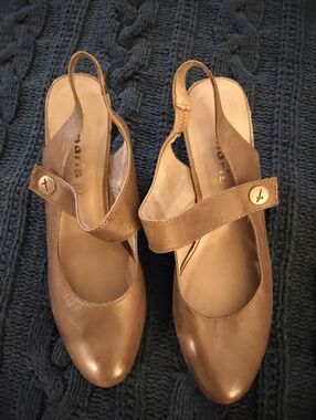 Soft Suptle Leather Mary Jane Heels